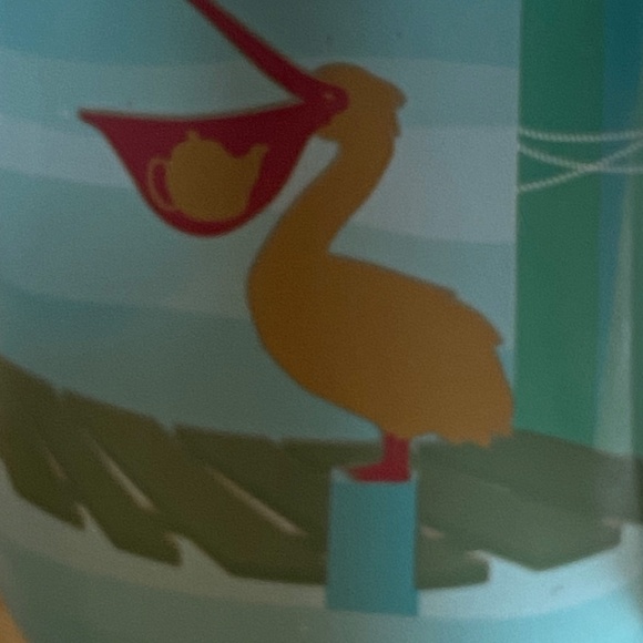 DAVIDsTEA, Nordic Mug, pelican, colour changing ceramic mug with strainer & lid - Picture 11 of 15
